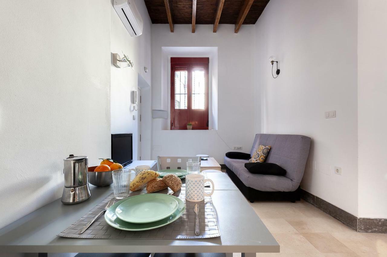 Pasaje Amores Iz. - Tranquilidad Y Vida Cultural En Centro Sevilla 4Px 외부 사진
